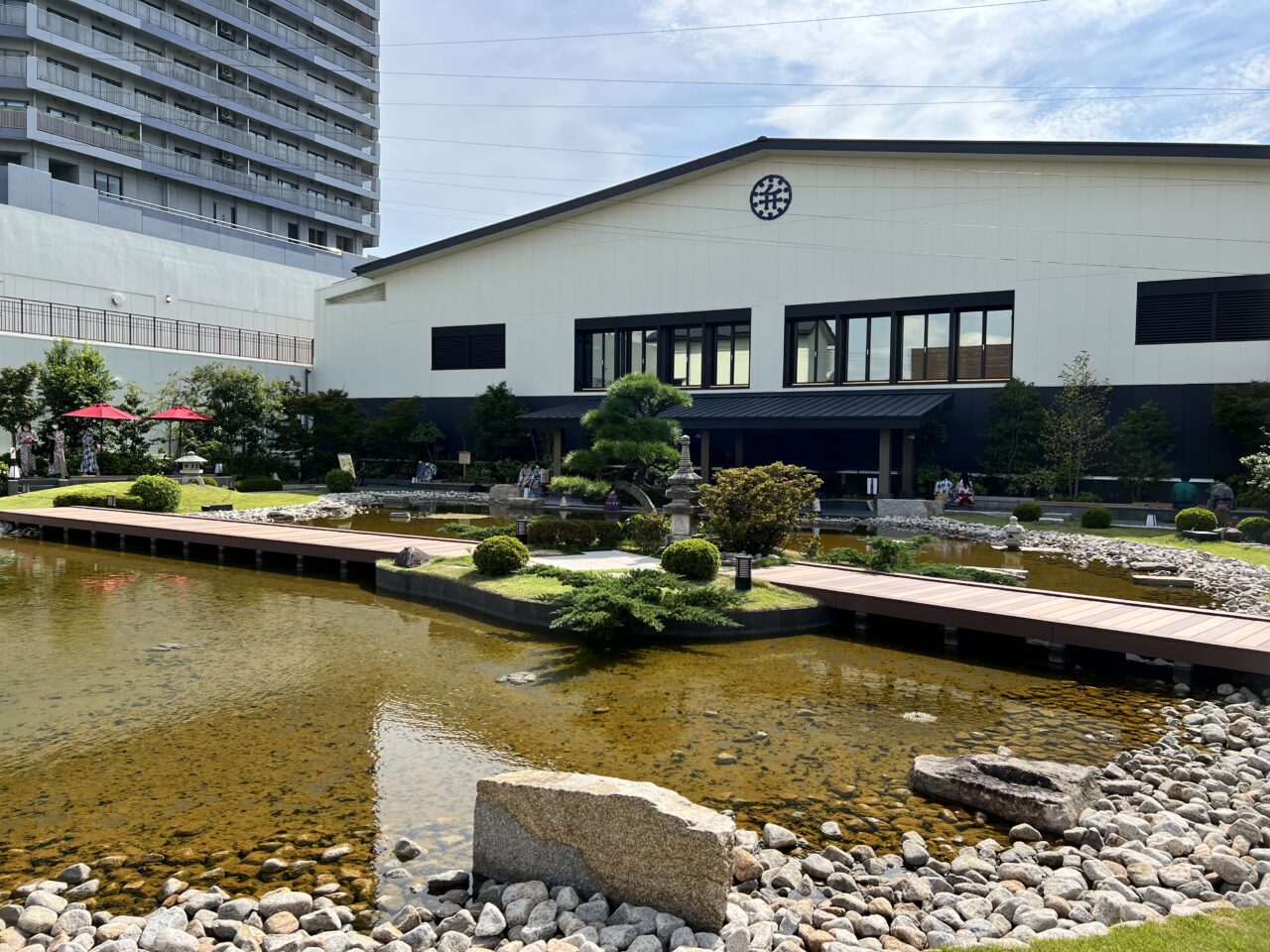 空庭温泉OSAKA BAY TOWERの中庭です。