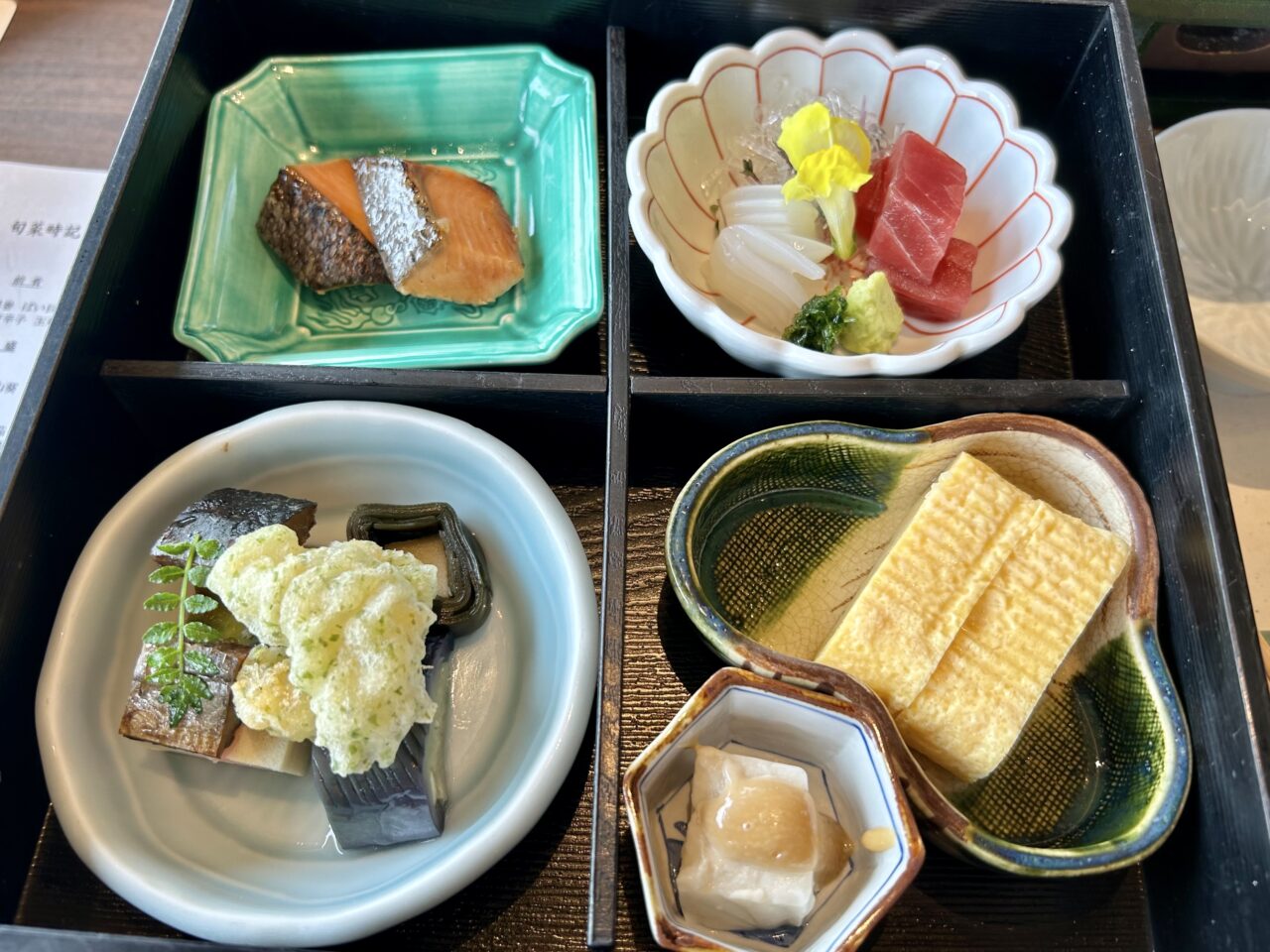有馬グランドホテルの時分時にある日本料理「渓-KEI-」の「旬(3,850円)」のコースです。