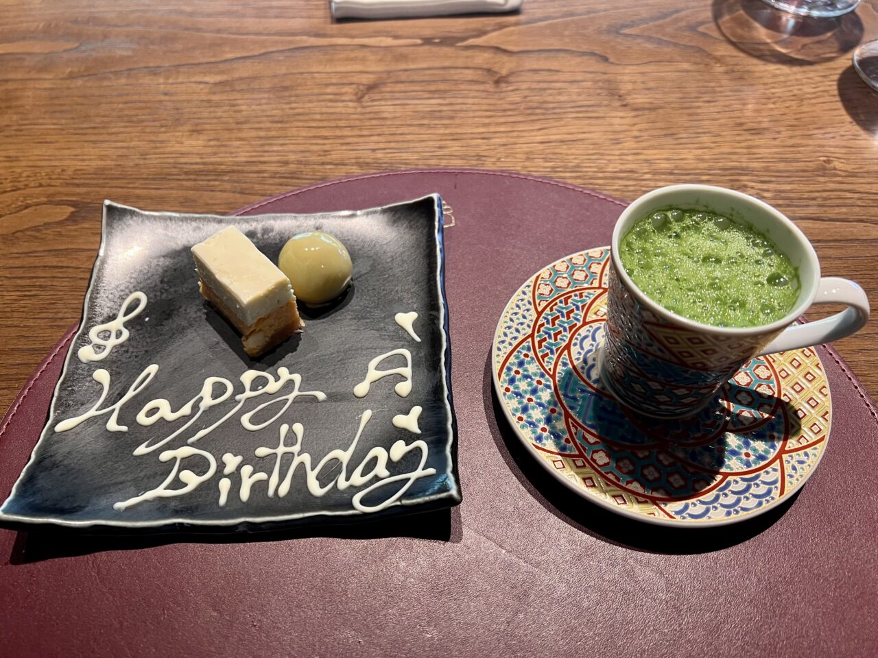 翠嵐ラグジュアリーコレクションホテル京都「京翠嵐」の季の佳(8,855円)コースのデザートです。本日の甘味、ケーキと抹茶です。