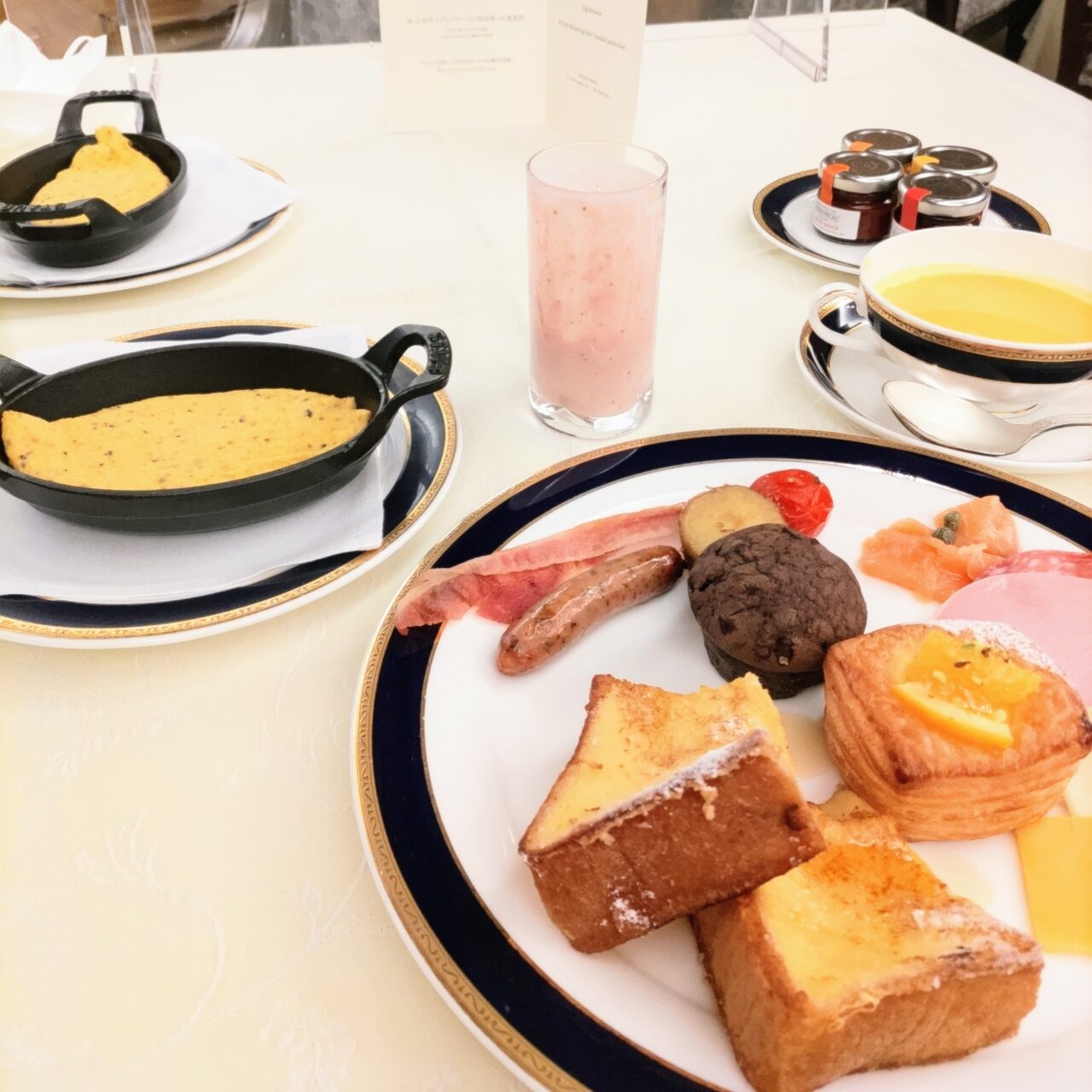 ザ・リッツカールトン大阪1階にあるスプレンディードの朝食です。