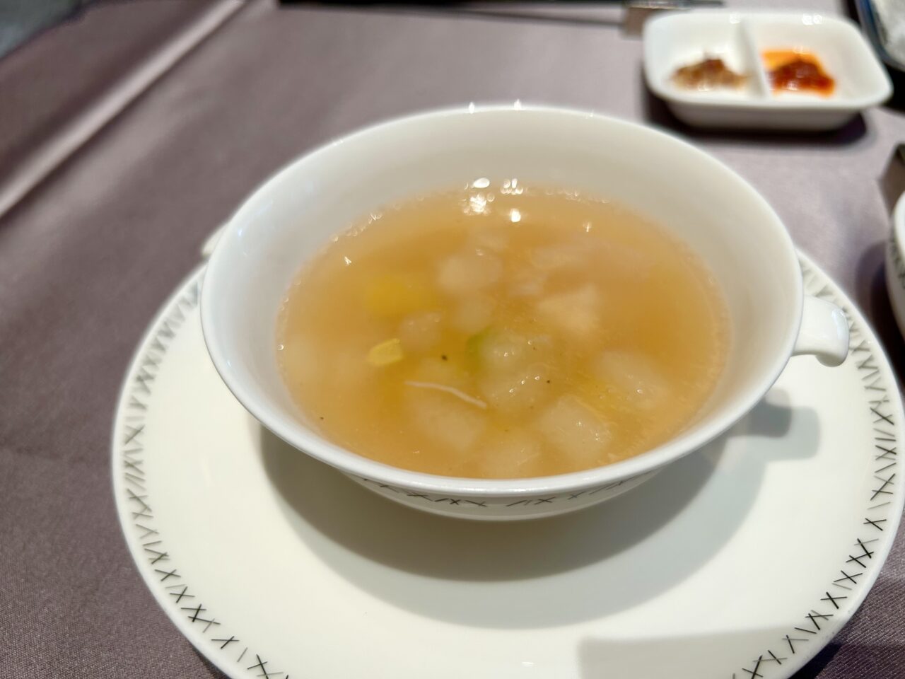 エクシブ有馬離宮の中国料理「翠陽」のランチコース「楊貴妃」海鮮と季節野菜のスープ