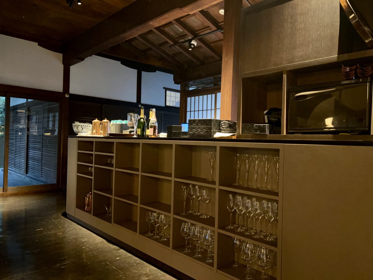 紫翠ラグジュアリーコレクションホテル奈良の茶寮世世のカウンター