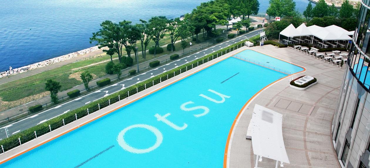びわ湖大津プリンスホテルの公式のプールの写真です。