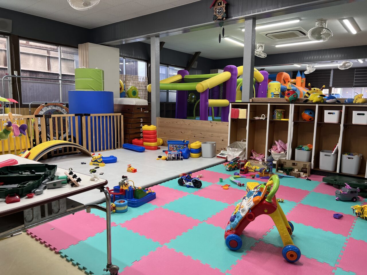 大阪市旭区旭清水幼稚園をリノベーションした遊べるカフェ「未来ラボえん」のキッズスペース