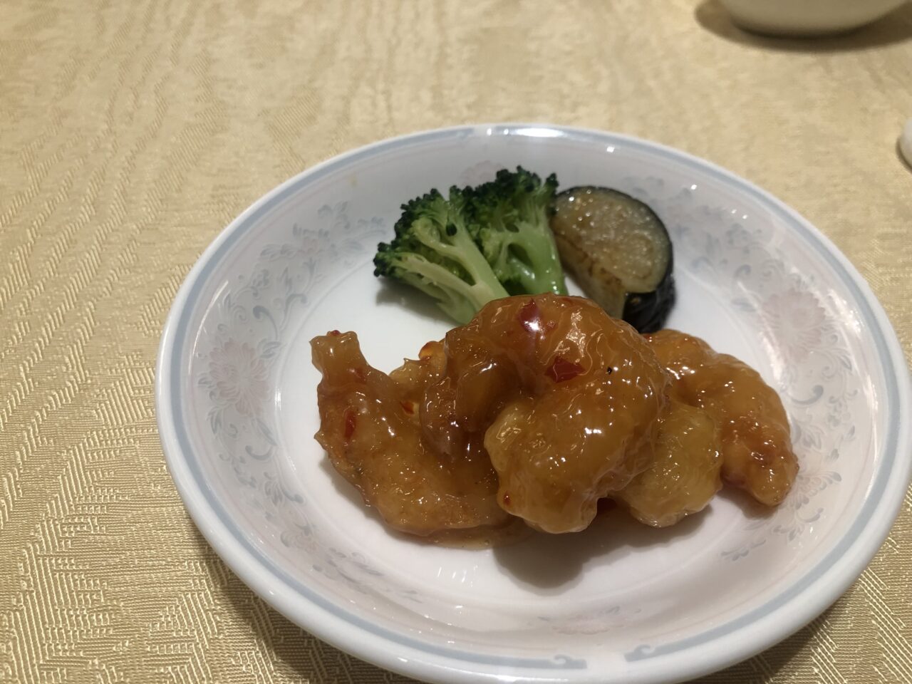 アゴーラリージェンシー大阪堺の中国料理「龍鳳」のランチコース全7品。エビチリ