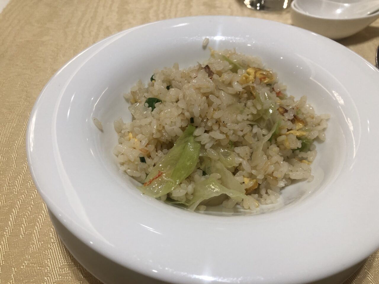 アゴーラリージェンシー大阪堺の中国料理「龍鳳」のランチコース全7品。炒飯