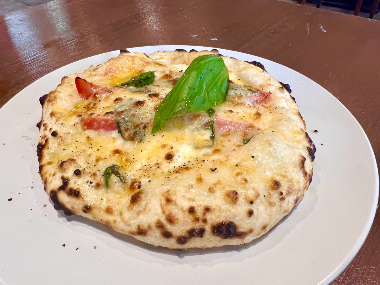 大阪市の長居駅にある創作イタリアン「ファゴット」のファゴットランチのピザ